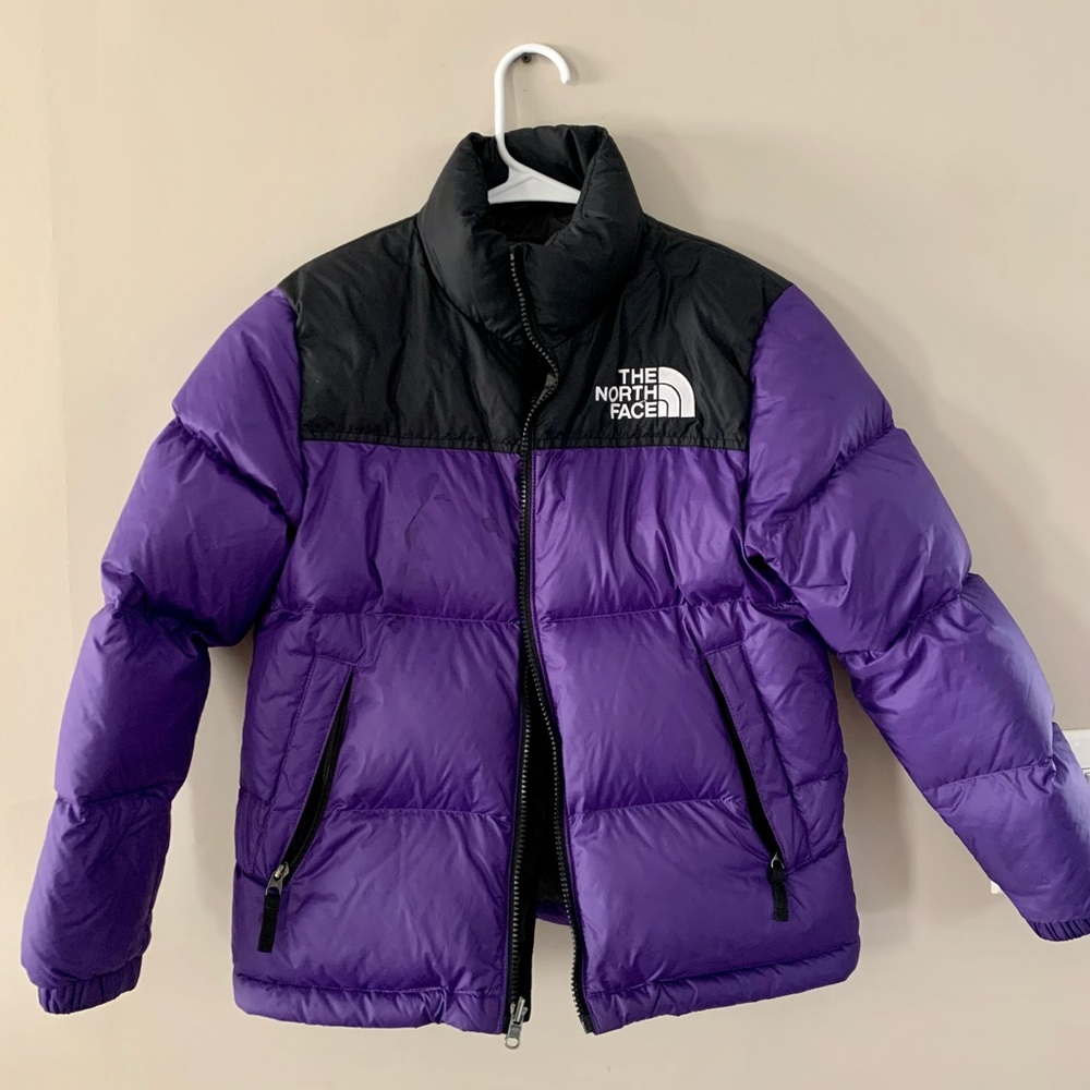 North Face Purple & Black Youth Coat Size 10/12. Used like new condition.